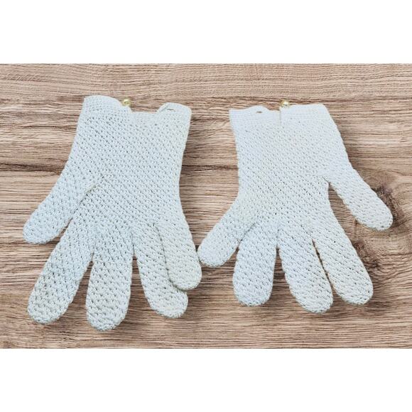 Vintage Hand crocheted Ivory Gloves Size Small/Medium 7” x 5” Button Closure - Picture 2 of 5